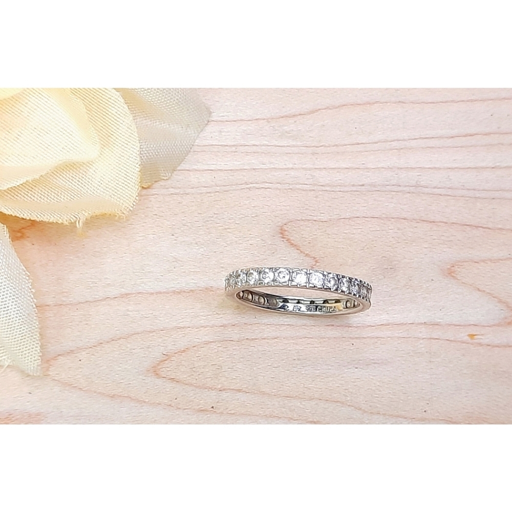 💎SOLD--Vintage Womens Sterling Silver Eternity Ring